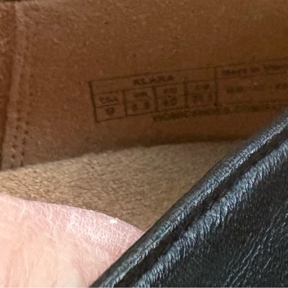 Vionic KLARA Black Leather Flats with Bow Detail - Picture 4 of 6
